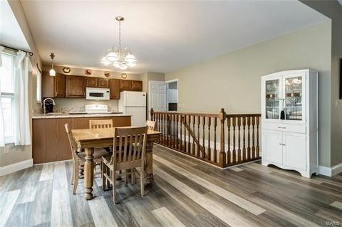 81 Pineview Rdg, Saint Charles, MO 63303 photo 7