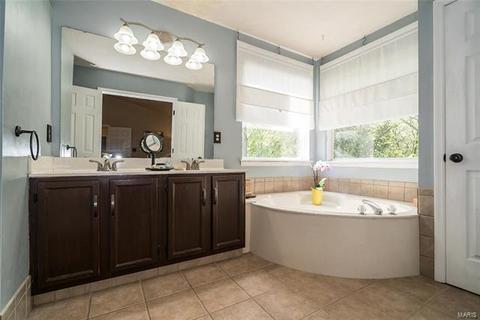 837 Legends View Dr, Eureka, MO 63025 photo 40