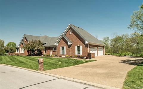657 Clifden Dr, Weldon Spring, MO 63304 photo 2