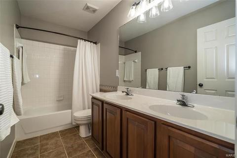 806 Legends View Dr, Eureka, MO 63025 photo 38