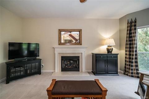 806 Legends View Dr, Eureka, MO 63025 photo 9