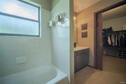 129 Hidden Creek Dr, Ellisville, MO 63011 photo 13