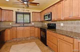 324 Saint Lawrence Dr, Ballwin, MO 63021 photo 2