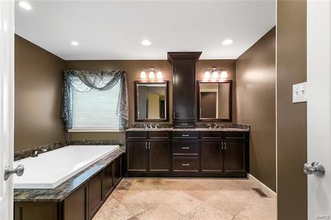 803 Shady Castle Ct, Ballwin, MO 63021 photo 30