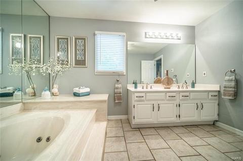 870 Ivy Trce, Ballwin, MO 63021 photo 16