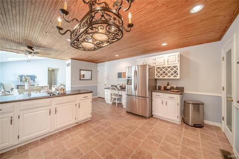 870 Ivy Trce, Ballwin, MO 63021 photo 8