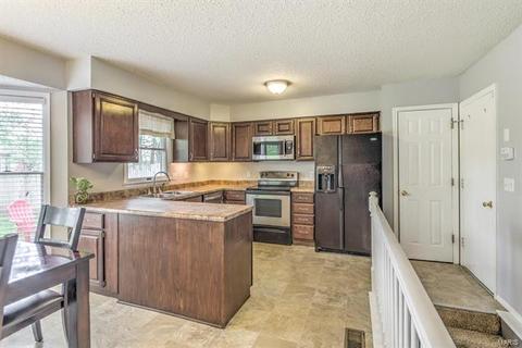 802 Clover Ln, O'fallon, MO 63366 photo 6