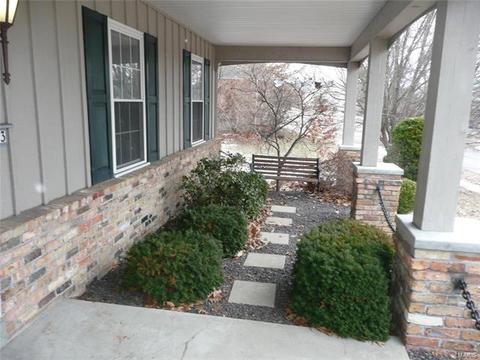 1013 Van Dyke, Ballwin, MO 63011 photo 2