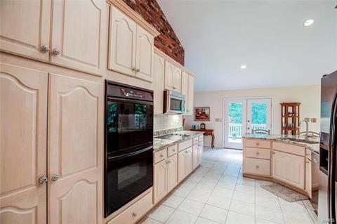 530 Cool Dell Ct, Ballwin, MO 63021 photo 12