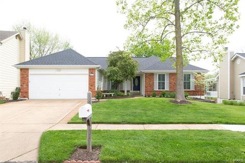 827 Kentridge Ct, Ballwin, MO 63021 photo 1