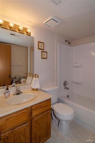727 Windy Rdg, Ballwin, MO 63021 photo 18