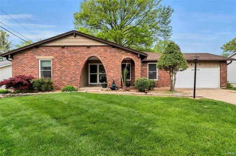 407 Marie Ln, Manchester, MO 63011 photo 1
