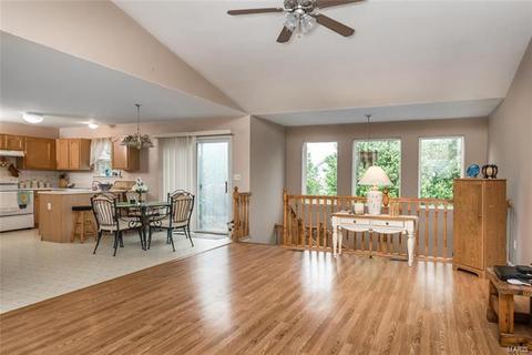 6 Sapphire Ct, O'fallon, MO 63366 photo 3