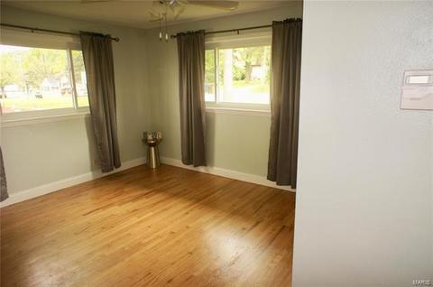 3995 Wright Ave, Saint Ann, MO 63074 photo 9