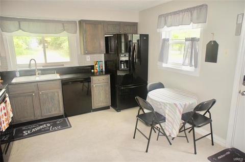 3995 Wright Ave, Saint Ann, MO 63074 photo 3