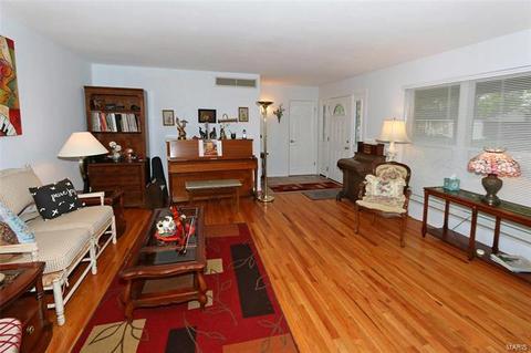 5406 Danforth Dr, Saint Louis, MO 63129 photo 3