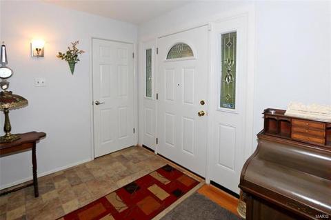 5406 Danforth Dr, Saint Louis, MO 63129 photo 2