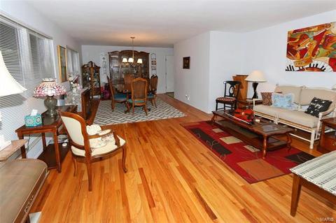5406 Danforth Dr, Saint Louis, MO 63129 photo 4