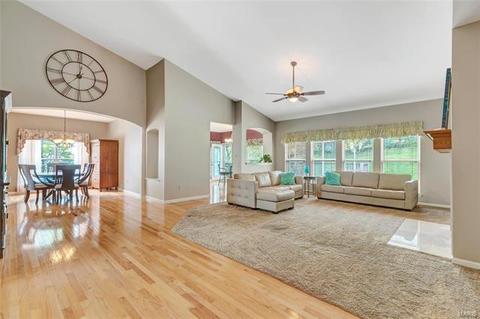 256 Valleybrook Ct, O'fallon, MO 63368 photo 6