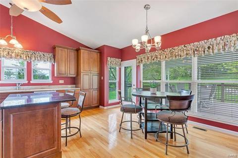 256 Valleybrook Ct, O'fallon, MO 63368 photo 4