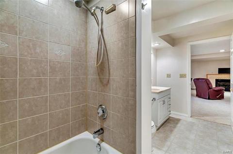 256 Valleybrook Ct, O'fallon, MO 63368 photo 20
