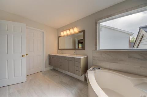 17221 Hilltop Rdg, Eureka, MO 63025 photo 25
