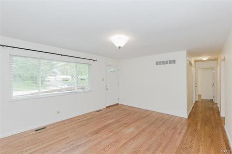 401 Williams Dr, Eureka, MO 63025 photo 4