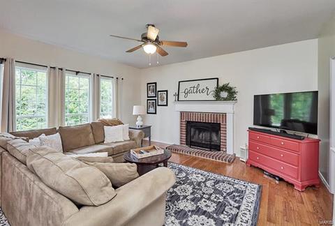 629 Thornridge Dr, O'fallon, MO 63368 photo 9