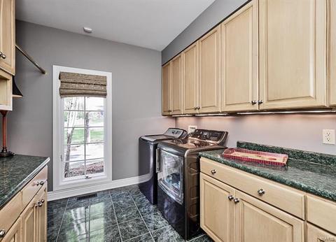 16 Devondale Ln, Saint Louis, MO 63131 photo 32