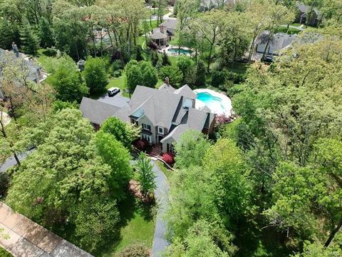 16 Devondale Ln, Saint Louis, MO 63131 photo 3
