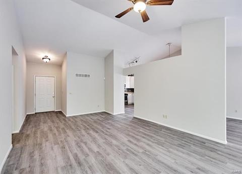 712 Emerald Oaks Ct, Eureka, MO 63025 photo 4