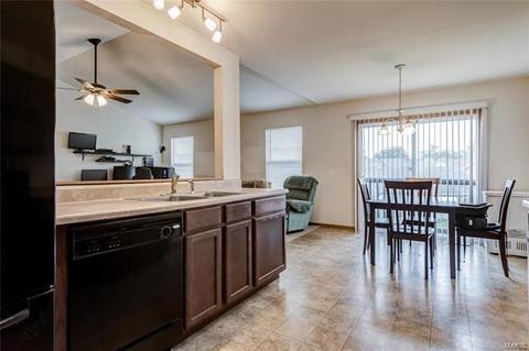 94 Tisbury Ct, O'fallon, MO 63366 photo 5