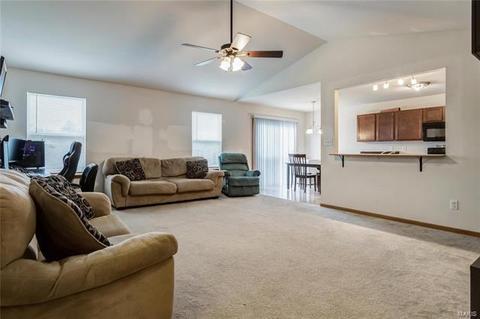 94 Tisbury Ct, O'fallon, MO 63366 photo 3