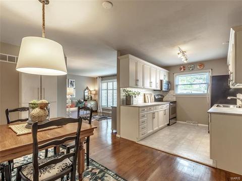 317 Saint Lawrence Dr, Ballwin, MO 63021 photo 5