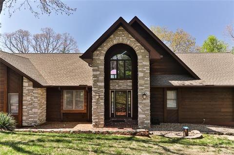 1514 Hawk Forest Rd, Wildwood, MO 63021 photo 2