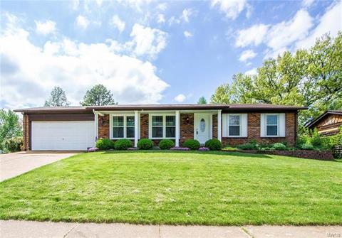 247 Braeshire Dr, Ballwin, MO 63021 photo 1