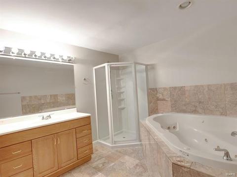 818 Clintwoode Ct, Ballwin, MO 63021 photo 38