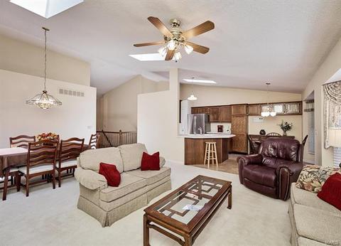 2142 Farnsworth Dr, O'fallon, MO 63368 photo 3