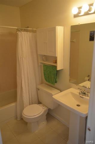 208 Carmel Woods Dr, Ellisville, MO 63021 photo 23