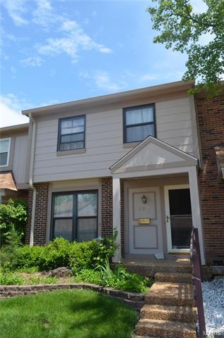 208 Carmel Woods Dr, Ellisville, MO 63021 photo 1