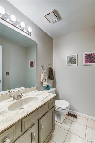 825 Ginger Wood Ct, Ballwin, MO 63021 photo 13