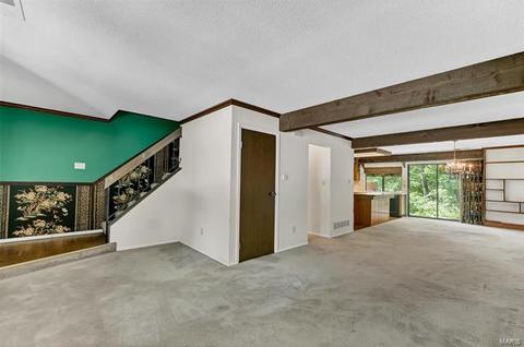 1377 Hampton Rd, Saint Charles, MO 63303 photo 2