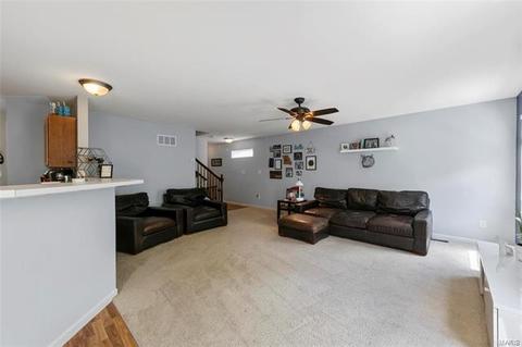 519 Parkgate Dr, Lake Saint Louis, MO 63367 photo 8