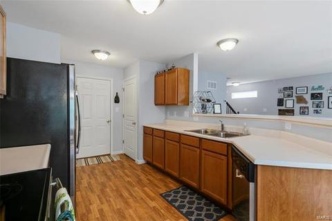 519 Parkgate Dr, Lake Saint Louis, MO 63367 photo 11