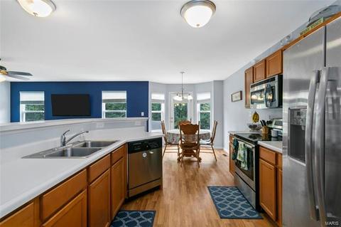 519 Parkgate Dr, Lake Saint Louis, MO 63367 photo 10