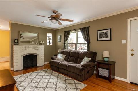 3 Springbrook Pl, Saint Louis, MO 63119 photo 2