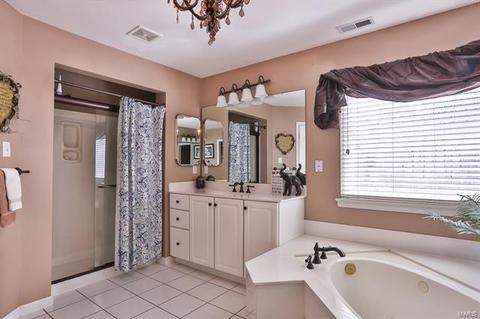 873 Castle Pines Dr, Ballwin, MO 63021 photo 16