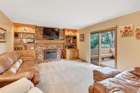 730 Muir View Dr, Ballwin, MO 63011 photo 4