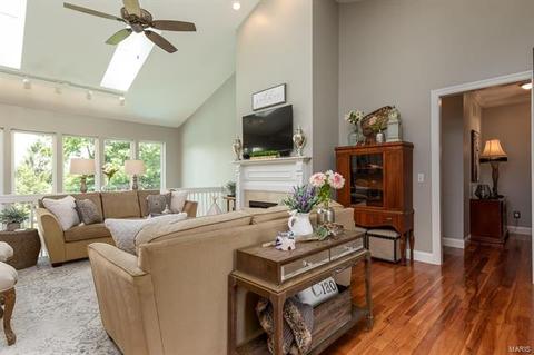 371 Dietrich Rd, Ballwin, MO 63021 photo 2