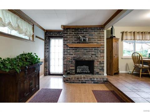 1035 Tulip Ln, Ellisville, MO 63021 photo 11